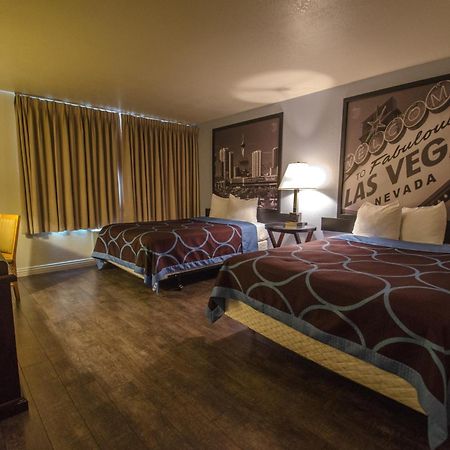 Super 8 By Wyndham Las Vegas North Strip/Fremont St. Area Zewnętrze zdjęcie
