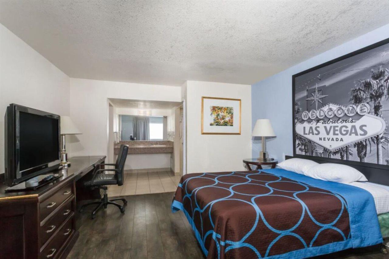 Super 8 By Wyndham Las Vegas North Strip/Fremont St. Area Zewnętrze zdjęcie