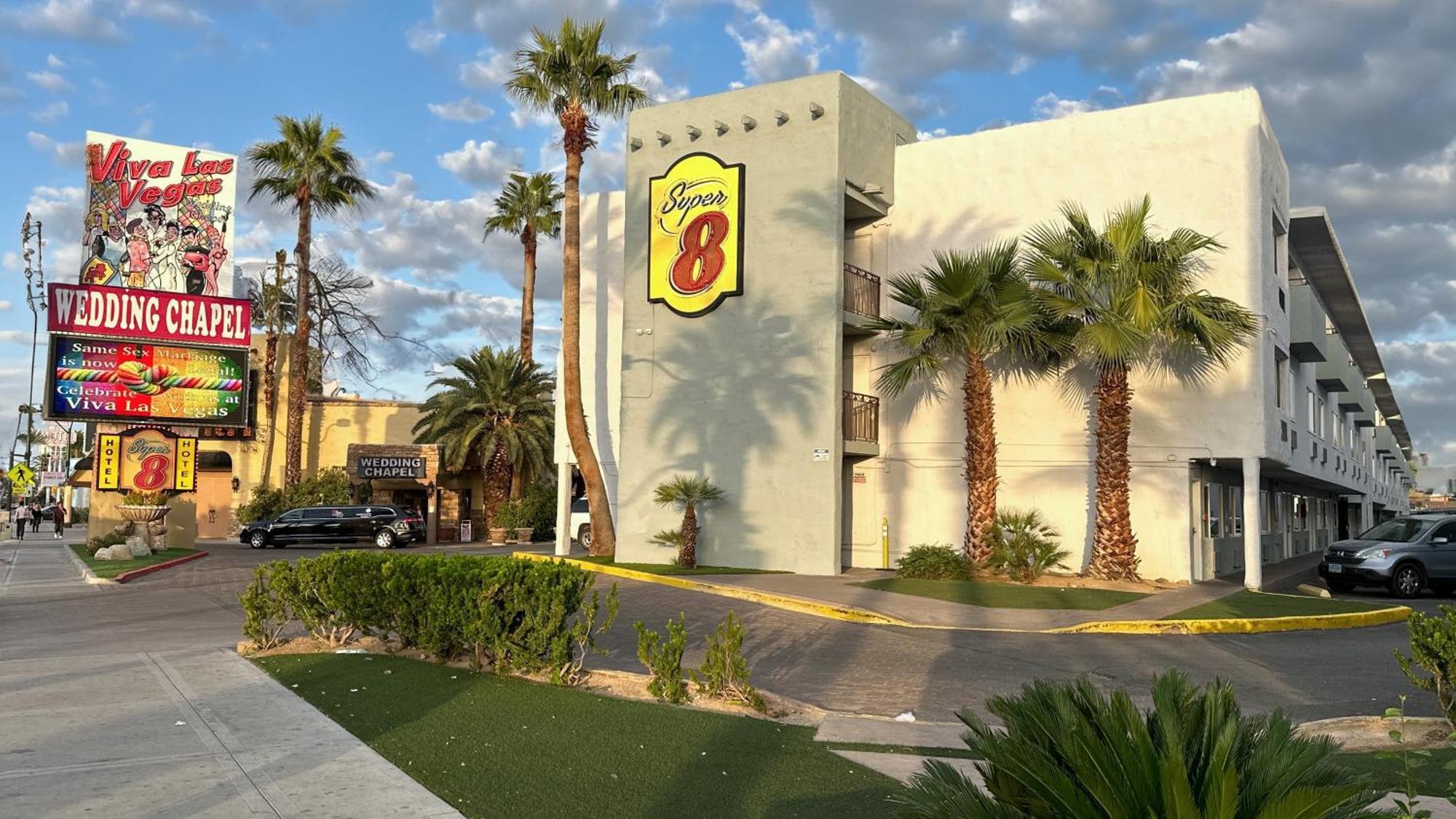Super 8 By Wyndham Las Vegas North Strip/Fremont St. Area Zewnętrze zdjęcie