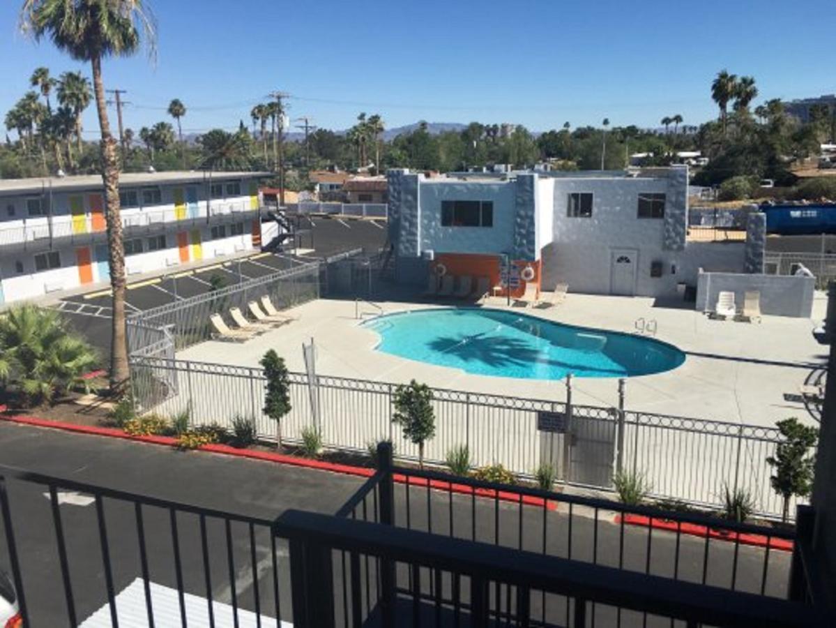 Super 8 By Wyndham Las Vegas North Strip/Fremont St. Area Zewnętrze zdjęcie