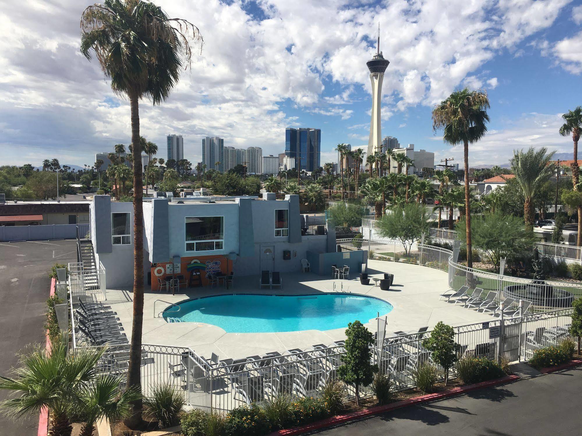 Super 8 By Wyndham Las Vegas North Strip/Fremont St. Area Zewnętrze zdjęcie