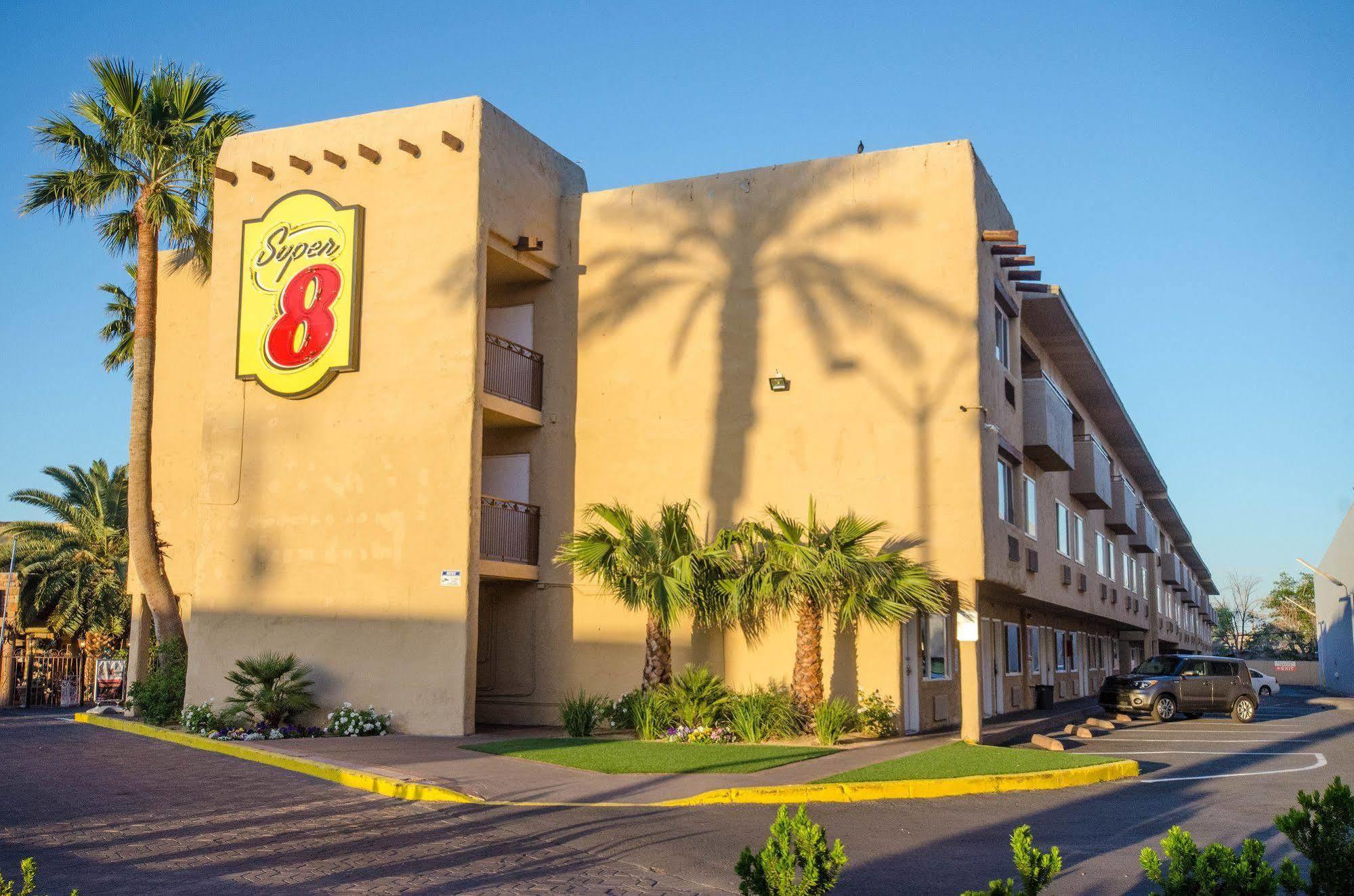 Super 8 By Wyndham Las Vegas North Strip/Fremont St. Area Zewnętrze zdjęcie