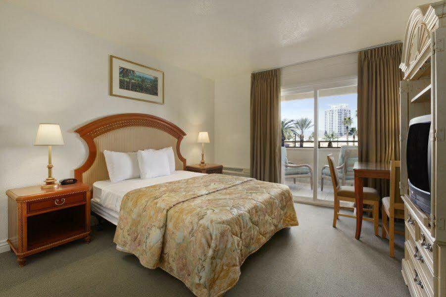 Super 8 By Wyndham Las Vegas North Strip/Fremont St. Area Zewnętrze zdjęcie